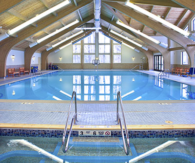 Swimming pool at Biggest Loser Resort Niagara